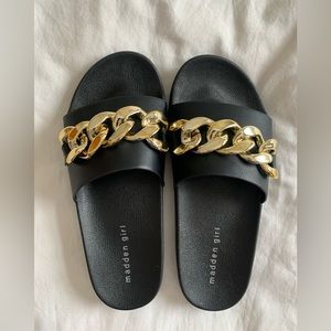 Steve Madden | Delay | Black Chain Detailed Slides | 9